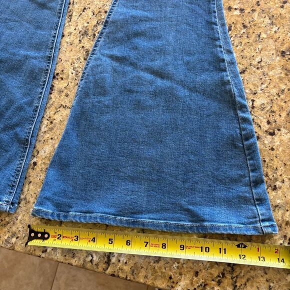 Penny Pull On Flare Jeans Denim Bohemian Boho Bell Bottoms stretch size medium - Picture 7 of 9